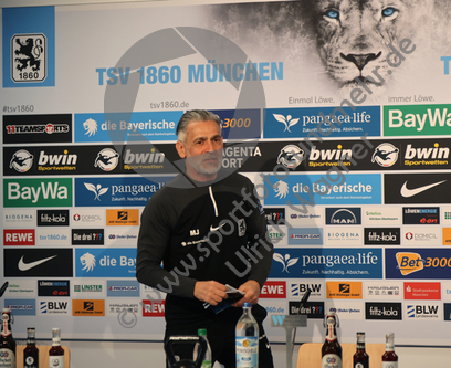 24.03.2023, TSV 1860 Muenchen, Pressekonferenz, Maurizio Jacobacci, Trainer,TSV 1860 Muenchen  

Hier nur Vorschaubilder !
